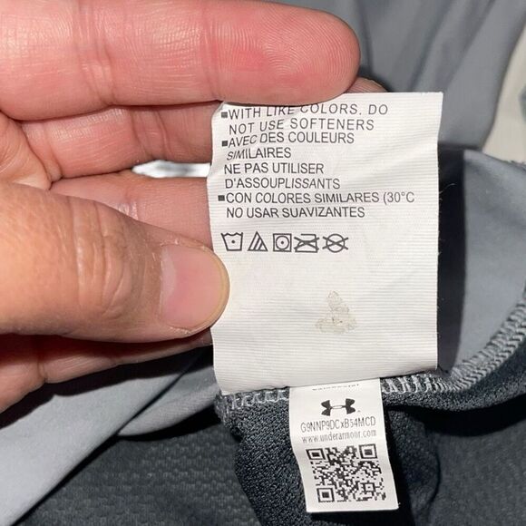 Under Armour Heat Gear Light‎ & Dark Grey 1/4 Zip Pullover - Size Small - Picture 7 of 9